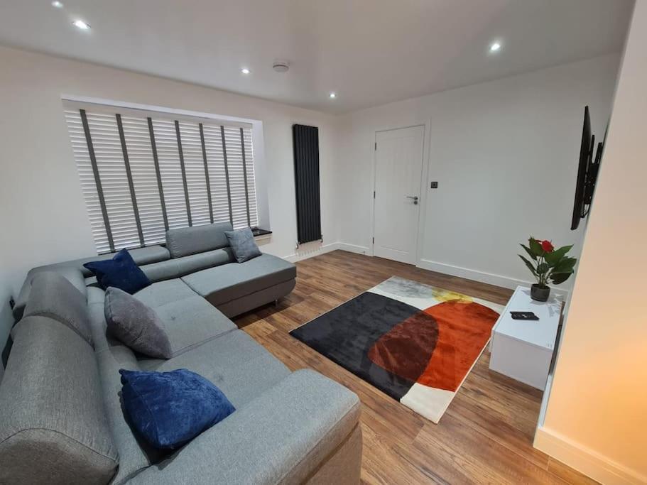 Elm Park Cheerful 4-Bedroom Holiday Home Hornchurch Eksteriør billede